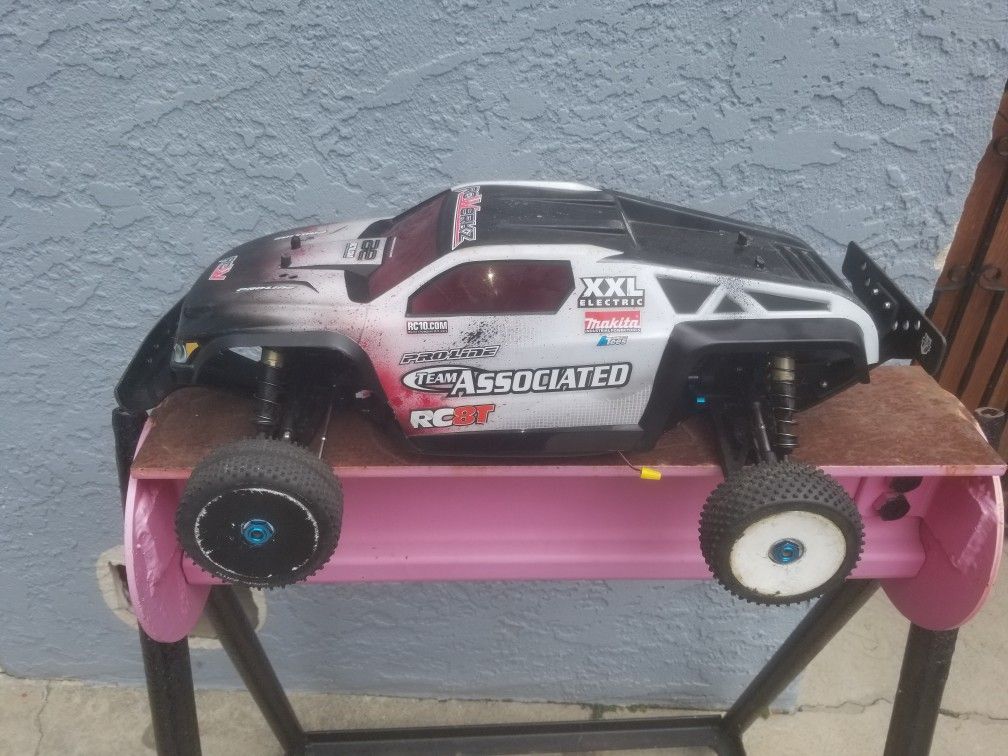 Team associated rc8te truggy