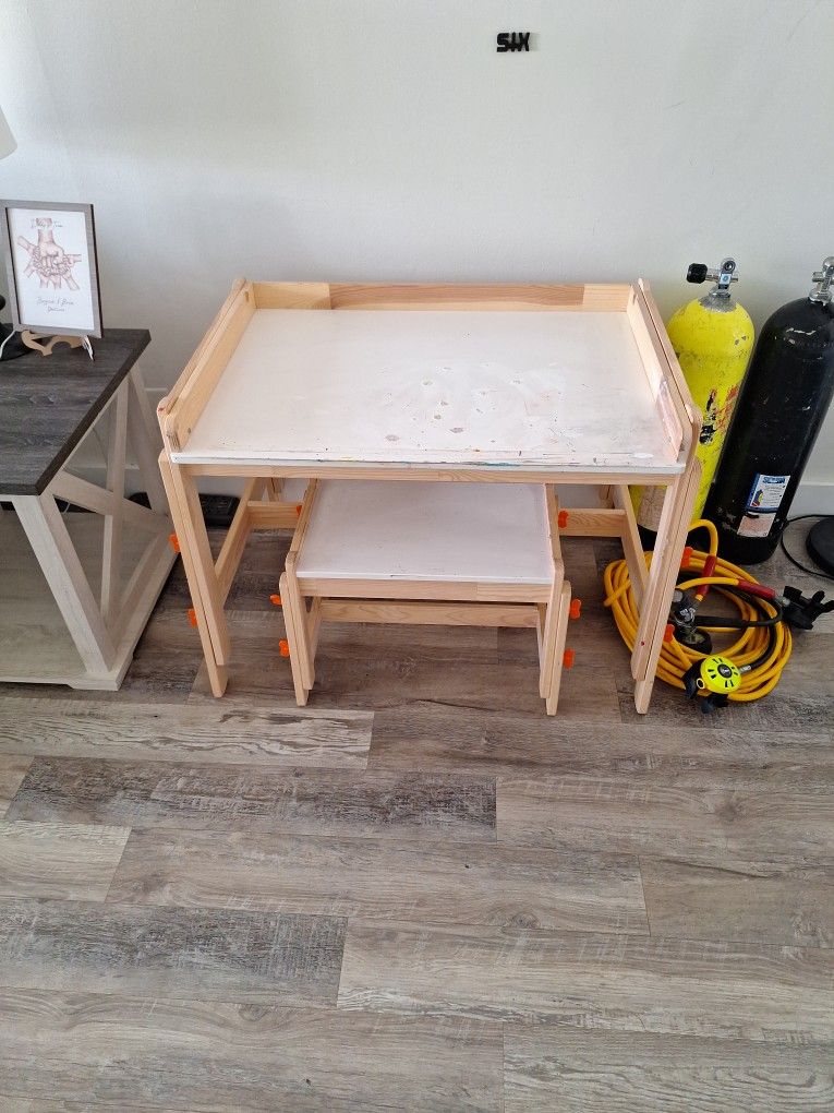 Kids Adjustable Table