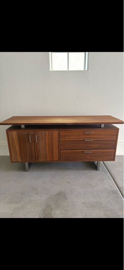 Brown deskp