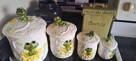VINTAGE SEARS JAPAN NIEL THE FROG 4 PC. CANSISTER SET