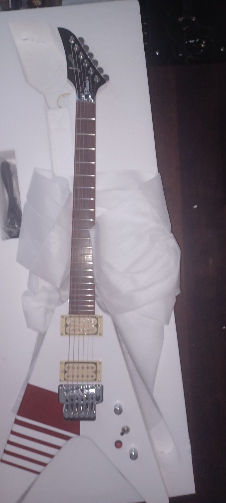 Firefly Flying V Bucket head Guitar