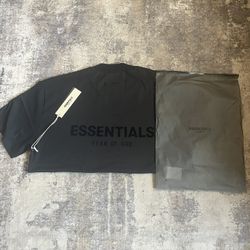 essentials t black size small