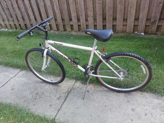 Bicycle Diamondbacks Topanga 26 inches wheels 7 speeds great condition