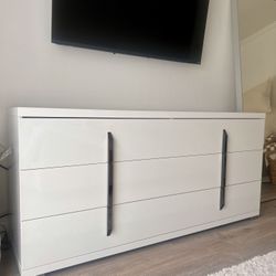 Scandinavian Designs White High Gloss Dresser