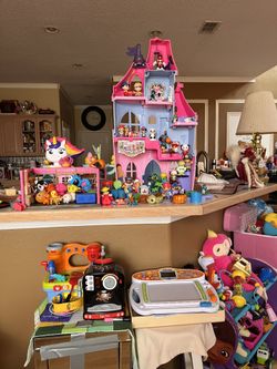 Lots Of Toys 