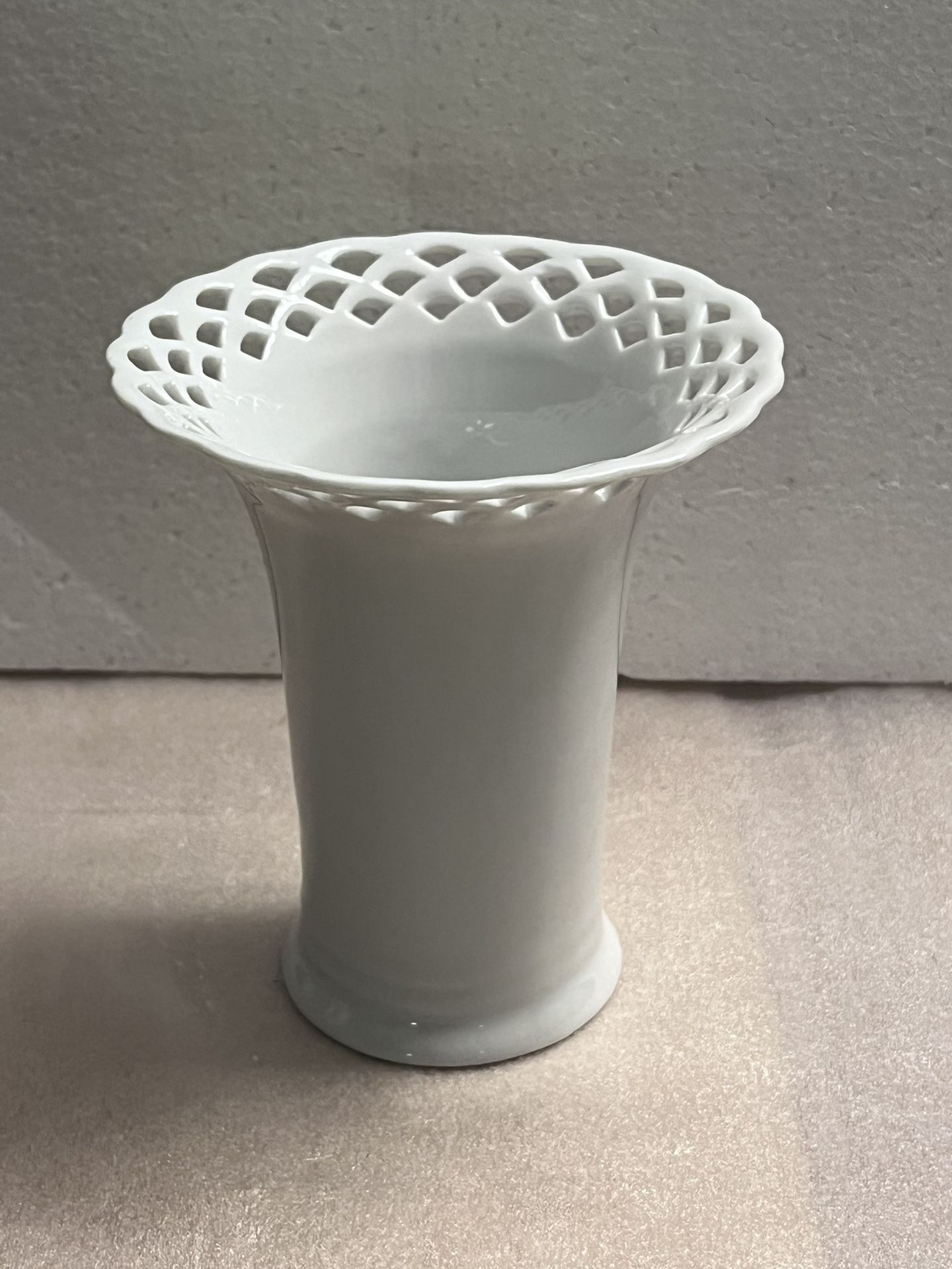 NEW Mikasa Lace Flower Vase~Porcelain~China~ White,