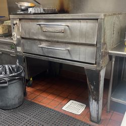 Restaurant Pizza Oven