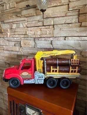TOY LOG HAULER SEMI TRUCK WITH SOUNDS 21” L