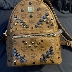 Mcm Medium Backpack 