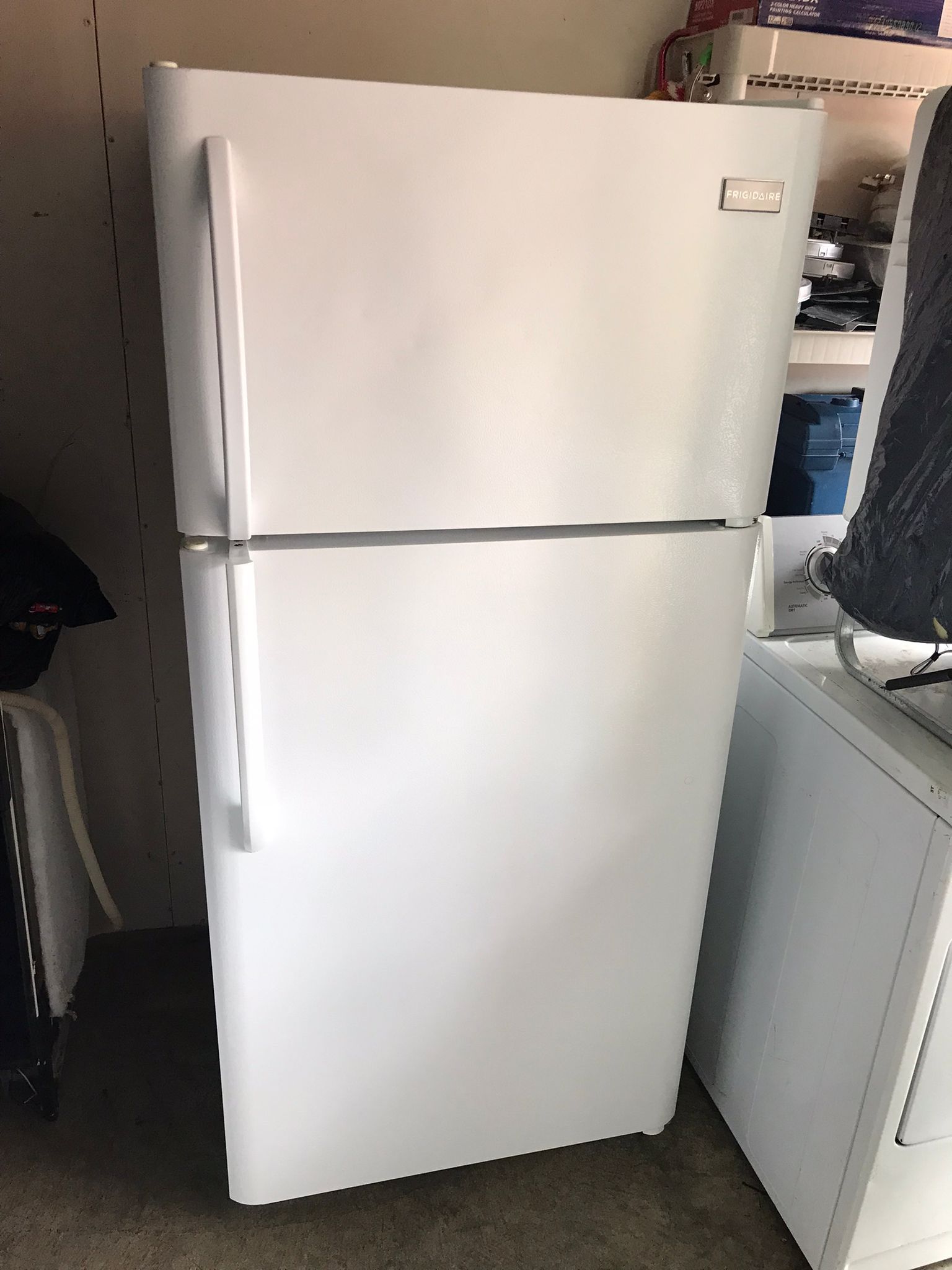 Refrigerator 