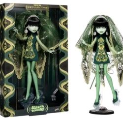 MATTEL MONSTER HIGH SKULLECTOR SCARAH SCREAMS BANSHEE DOLL NEW IN BOX 