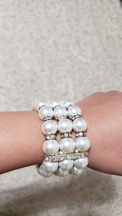 Pearl bracelet