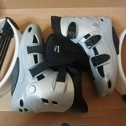Moon Jump Boots Men's US 9-9.5 or Women's US 11-11.5.