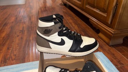 Air Jordan 1 Retro High OG Sneakers Dark Mocha
