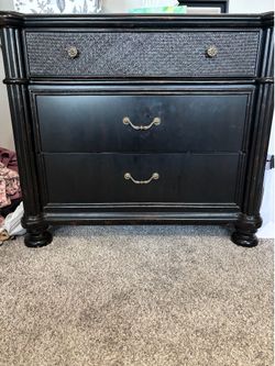 Dresser nightstand Round kitchen table