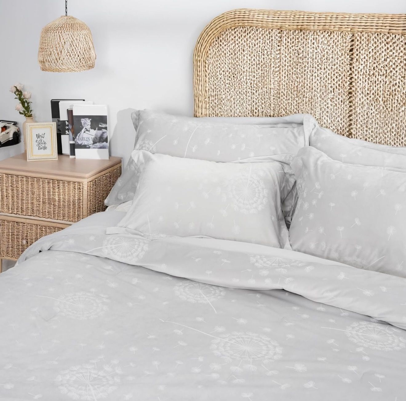 Dandelion Light Grey Velvet Comforter with Soft Brushed Microfiber Reverse (Queen & King Available)