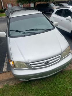 Toyota minivan sienna