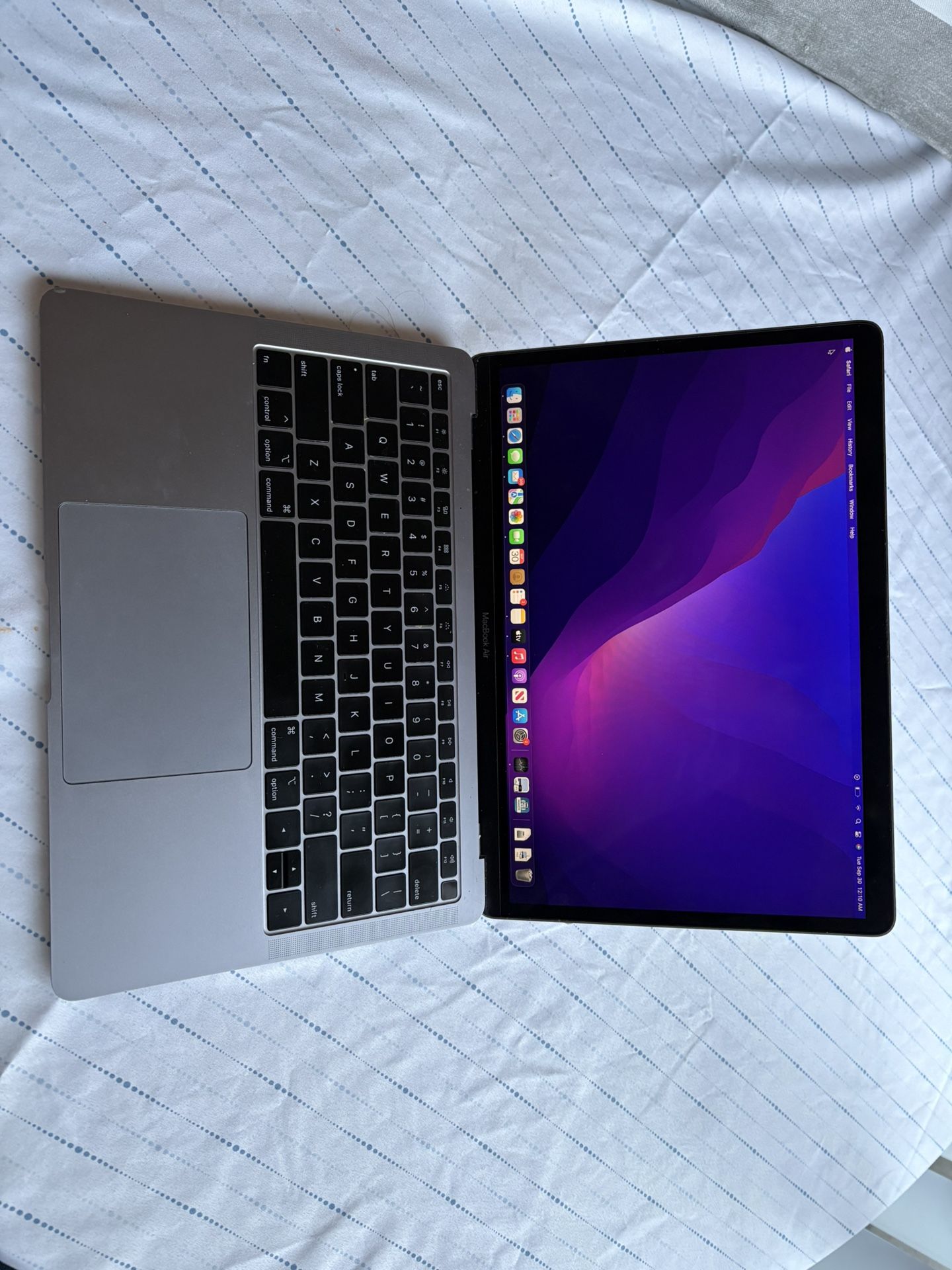 Mac Book Great Conditions 250$ Or Trade For Funko Pops