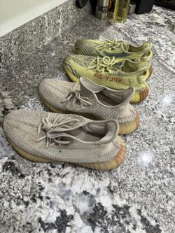 adidas Yeezy Boost 350 V2 Beige & Yellow Men's Low Top Primeknit Sneaker bundle