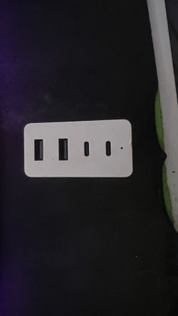 130W RAZER USB-C GAN CHARGER (INSANELY FAST CHARGING)