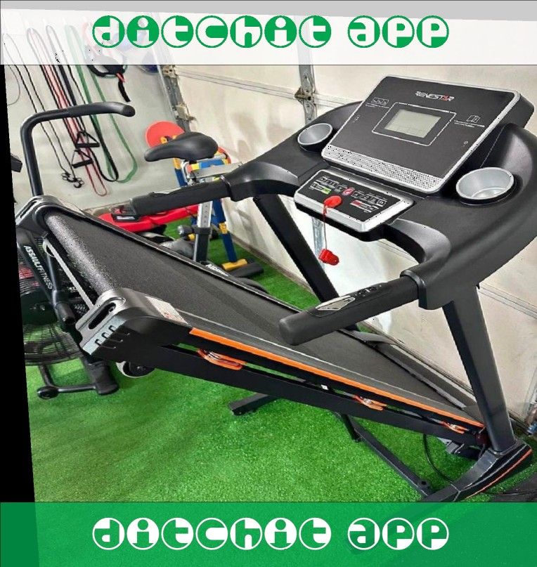 Life Fitness Treadmill Professional Exercise Equipment coach reveal