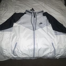 Nike Loose Fit Windbreaker (Size XL)