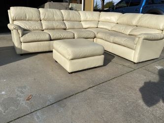 Macy’s made in the USA leather sectional w ottoman