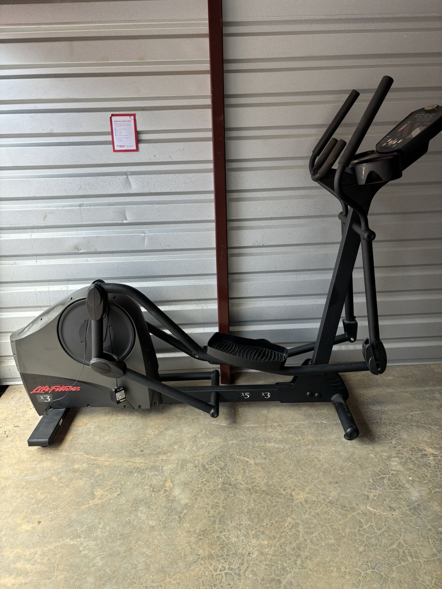 X3 Life Fittness Elliptical Cross Trainer