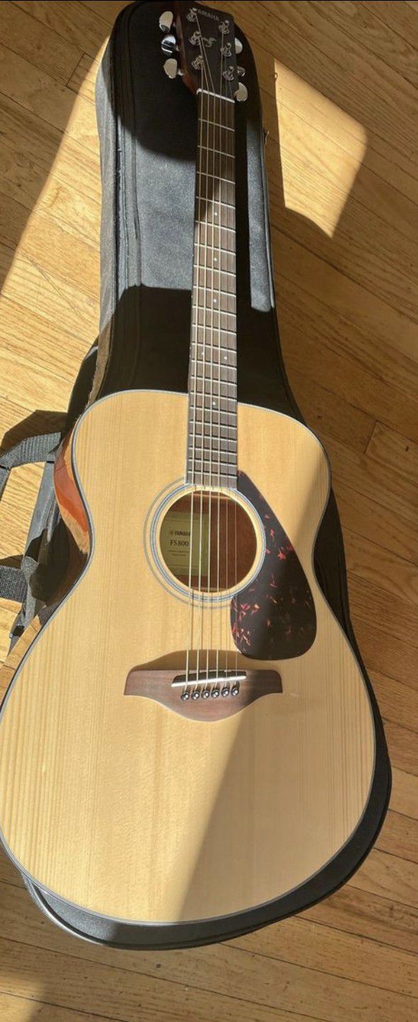 YAMAHA FS800 Guitar + Gig Bag  / $300 Invested