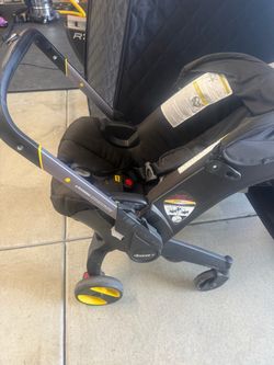 Doona carseat travel stroller