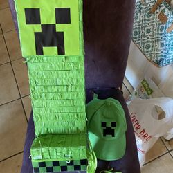 Minecraft Piñata & Hat