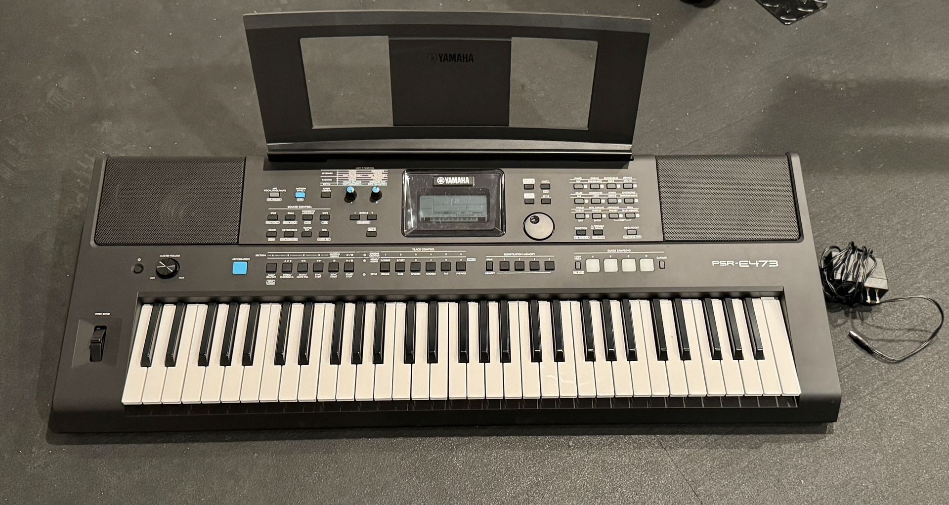 Yamaha PSR-E473