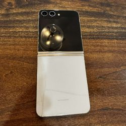 Samsung Galaxy Z Flip 5
