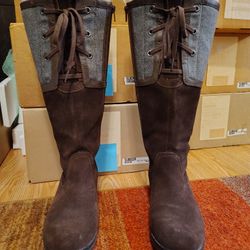 Clarks Adjustable Lace-Up Boots Size 8M