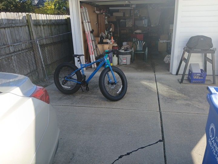 26 inch mongoose mountain bike.