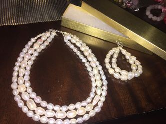 Genuine pearl necklace & bracelet set