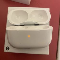 Apple Ear Phone Wireless Charging Case 