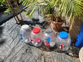 Botes para aguas frescas