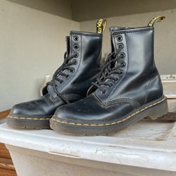 Dr Martins