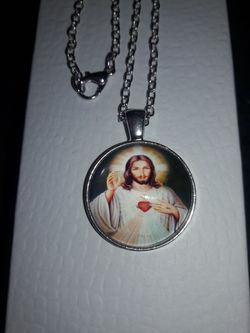 SACRED HEART OF JESUS PENDANT NECKLACE