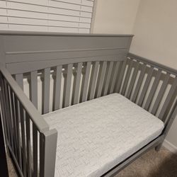 Delta Skylar 6-in-1 Convertible Crib 