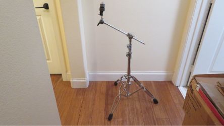 DW 5000 Cymbal Boom Stand - Good Condition.