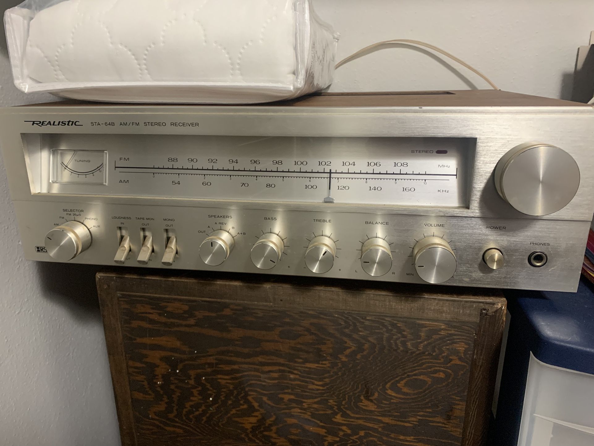 Ar2 Speakers, Realistic Stereo Receiver