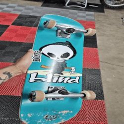 Pristine Longboard – Rapid and Seamless Ride for All Skaters call him
