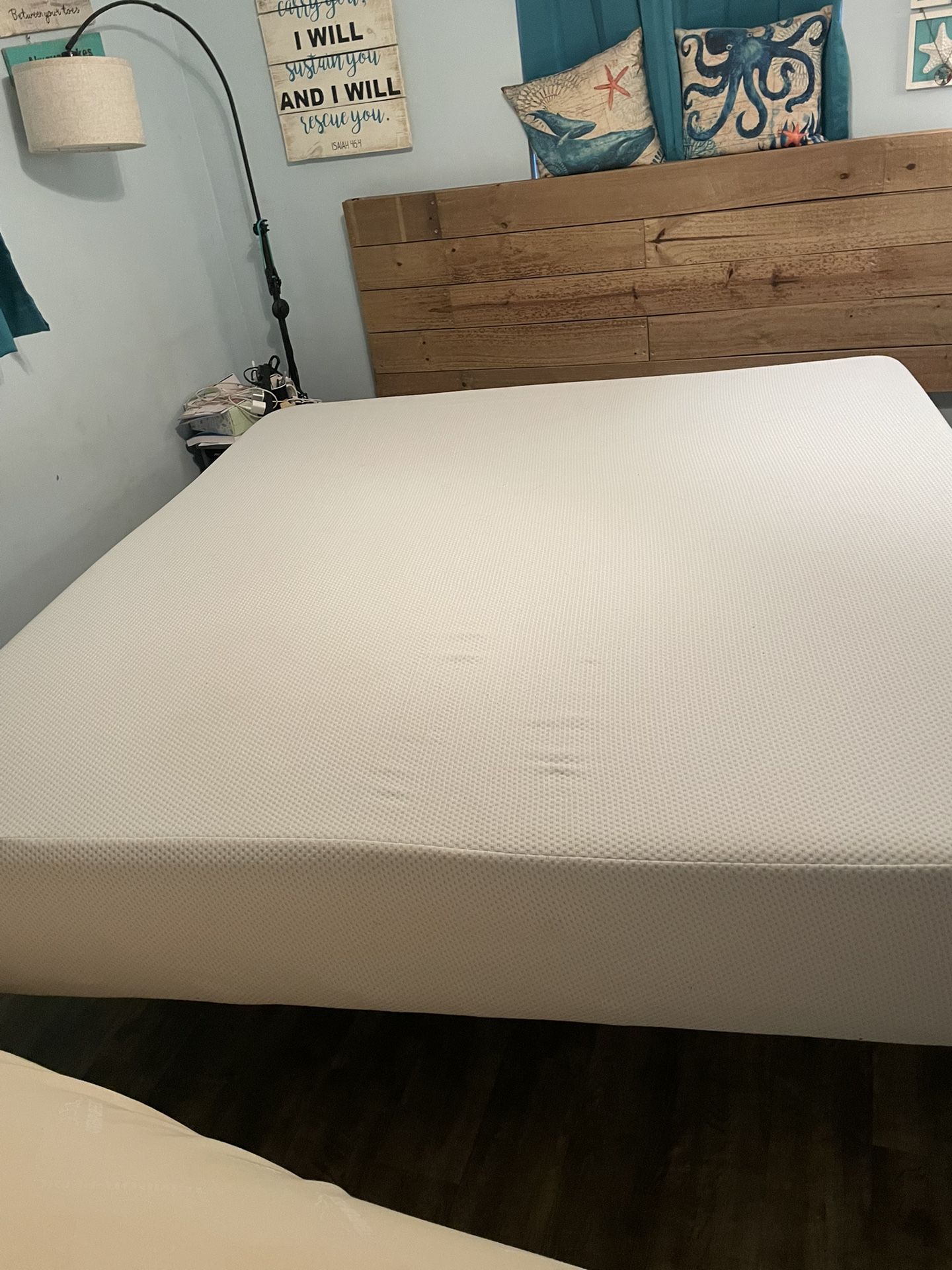 King Zinus Mattress/Bed Frame/Headboard