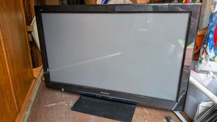 42" Panasonic TV