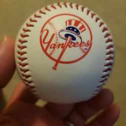 Official Major League BASEBALL- Yankees  LOGO