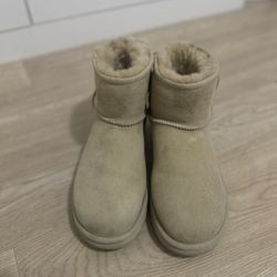 Uggs Classic Mini Boots 