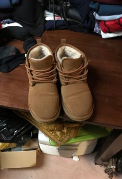 Uggs Size 10 lightly used
