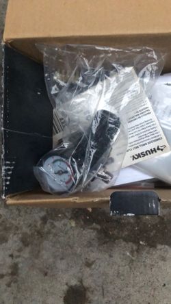 Gravity feed spray gun piece